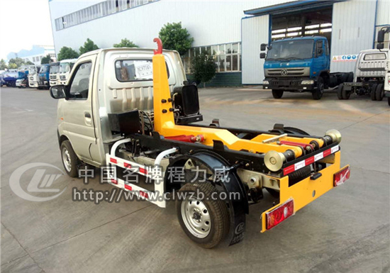 國五長安勾臂式垃圾車