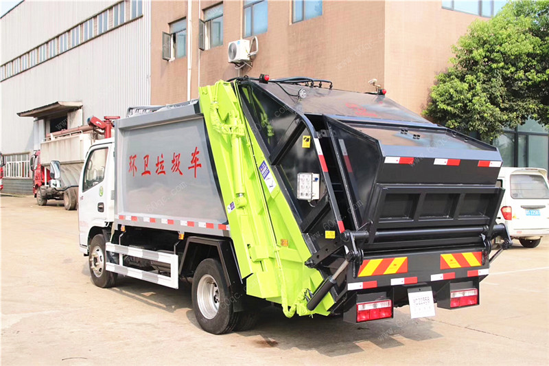 國(guó)六東風(fēng)多利卡D6壓縮垃圾車(chē)